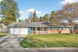 201 S Rose St, Phoenix, OR 97535 - Photo 1