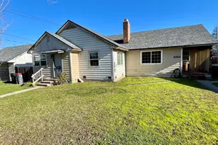 1021 Hamilton St, Medford, OR 97501 - Photo 1
