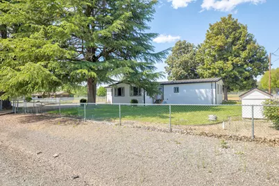 210 Sycamore Drive, Grants Pass, OR 97526 - Photo 1