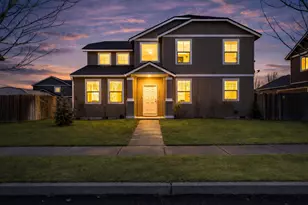 1350 NE 3rd St, Redmond, OR 97756 - Photo 1