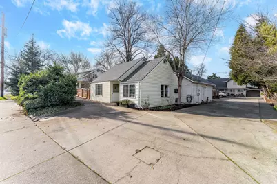 1288 S Columbus Avenue, Medford, OR 97501 - Photo 1
