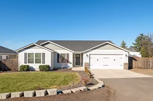 3617 Cedar Links Dr, Medford, OR 97504 - Photo 1