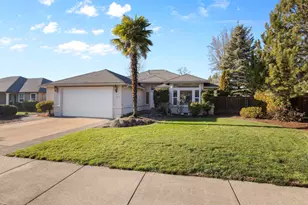 184 Keystone Way, Eagle Point, OR 97524 - Photo 1