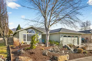 3030 Adams Cir, Medford, OR 97504 - Photo 1