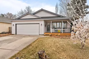 21387 Starling Dr, Bend, OR 97701 - Photo 1