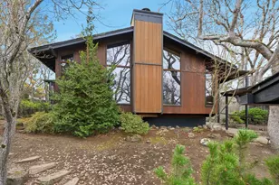 804 Acorn Cir, Ashland, OR 97520 - Photo 1