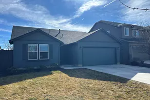 2412 NW Ivy Ave, Redmond, OR 97756 - Photo 1