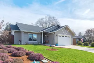 1135 SW Erica Dr, Grants Pass, OR 97526 - Photo 1