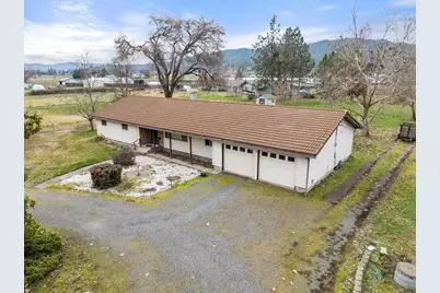 4269 Grant Road, Central Point, OR 97502 - Photo 1