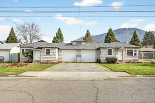 1595 Cloverlawn Dr, Grants Pass, OR 97527 - Photo 1