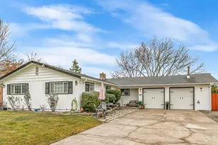 1537 Yucca St, Medford, OR 97504 - Photo 1