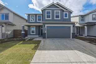 3915 NE Oakside Lp, Bend, OR 97701 - Photo 1