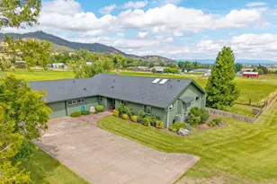 941 Beeson Ln, Talent, OR 97540 - Photo 1