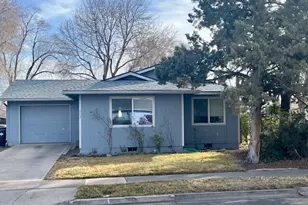 772 NW 8th St, Redmond, OR 97756 - Photo 1