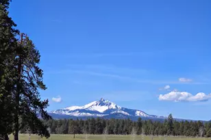 353 S Pine Meadow St, Sisters, OR 97759 - Photo 1