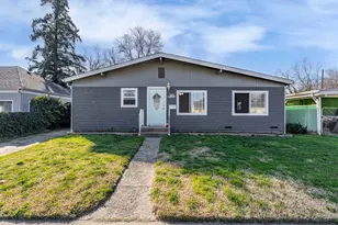 624 S Ivy St, Medford, OR 97501 - Photo 1