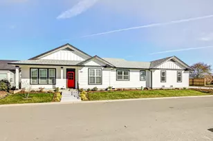 280 Oak Valley Dr, Talent, OR 97540 - Photo 1