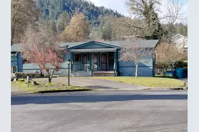 421 Bayard Drive, Grants Pass, OR 97527 - Photo 1