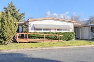 1001 Roguelea Ln, Grants Pass, OR 97526 - Photo 1