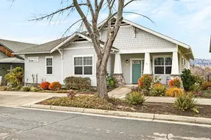 843 Plum Ridge Dr, Ashland, OR 97520 - Photo 1