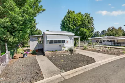 3431 S Pacific Highway #SPC 38, Medford, OR 97501 - Photo 1