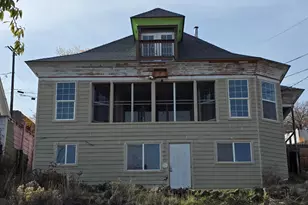 302 W Main St, Klamath Falls, OR 97601 - Photo 1