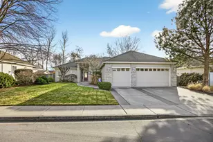 3388 Creek View Dr, Medford, OR 97504 - Photo 1