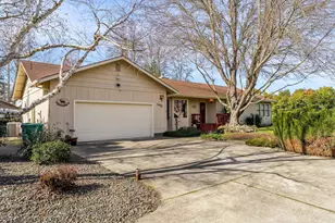 1462 Darneille Ln, Grants Pass, OR 97527 - Photo 1