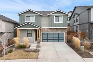 61182 SW Tippytoe Pl, Bend, OR 97702 - Photo 1