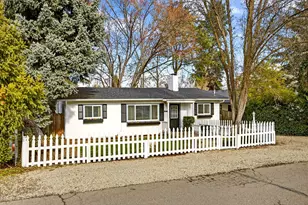 545 E C St, Jacksonville, OR 97530 - Photo 1