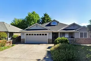 616 Cedarwood Dr, Eagle Point, OR 97524 - Photo 1