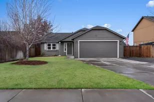 701 NW Green Forest Cir, Redmond, OR 97756 - Photo 1