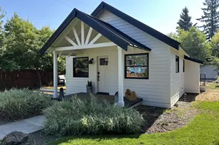 852 NW Columbia St, Bend, OR 97703 - Photo 1
