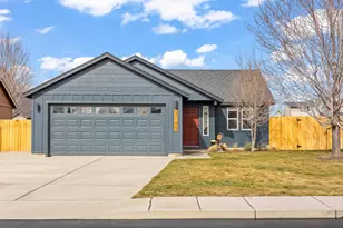 3103 SW Peridot Ave, Redmond, OR 97756 - Photo 1