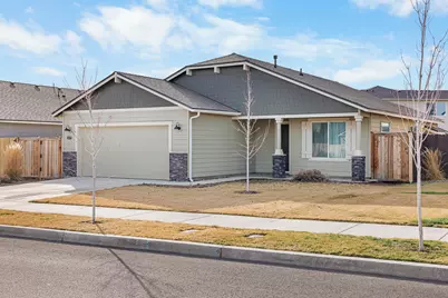3537 NW 10th Place, Redmond, OR 97756 - Photo 1