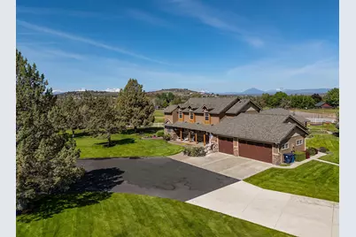 6419 NE Juniper Ridge Road, Redmond, OR 97756 - Photo 1