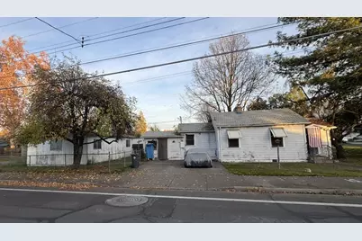1052 W 12th Street, Medford, OR 97501 - Photo 1