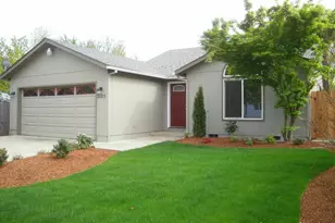 2125 SW Judy Ln, Grants Pass, OR 97526 - Photo 1