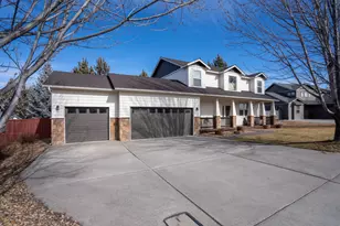 1334 SW Rimrock Way, Redmond, OR 97756 - Photo 1