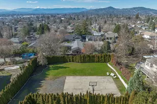 840 NE Tokay Heights, Grants Pass, OR 97526 - Photo 1