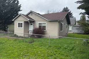 800 SE 12th St, Grants Pass, OR 97526 - Photo 1