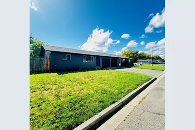 71 Tracy Avenue #71 & 73, Eagle Point, OR 97524 - Photo 1