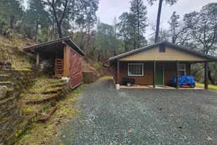 11238 E Evans Creek Rd, Rogue River, OR 97537 - Photo 1