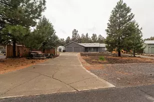 61325 King Josiah Pl, Bend, OR 97702 - Photo 1