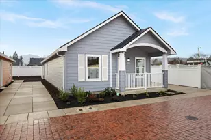 198 New Spirit Wy, Medford, OR 97501 - Photo 1