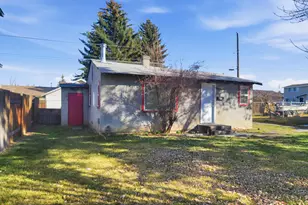 346 SW 12th St, Redmond, OR 97756 - Photo 1