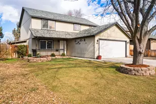 3127 SW Metolius Ave, Redmond, OR 97756 - Photo 1