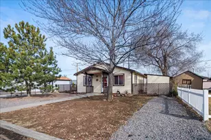 216 SW 3rd St, Redmond, OR 97756 - Photo 1