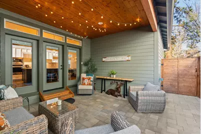 347 E Jefferson Avenue, Sisters, OR 97759 - Photo 1