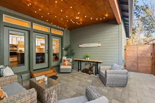 347 E Jefferson Ave, Sisters, OR 97759 - Photo 1